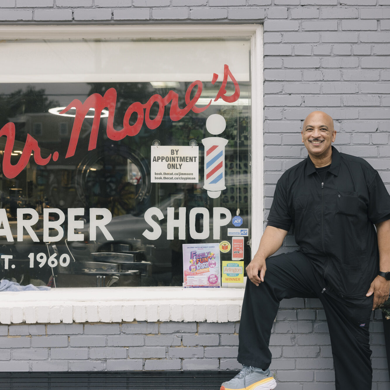 cindykanephotography_Mr.-Moore_s-Barbershop-2